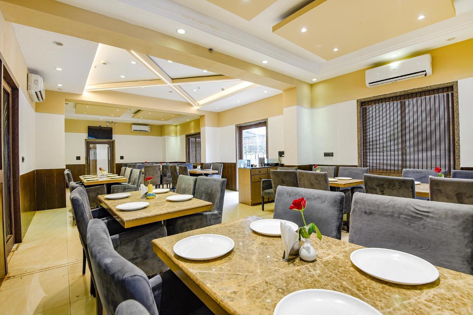 Fabhotel Prime Supreme - 700M From Vasco Da Gama Railway Station Marmagao エクステリア 写真